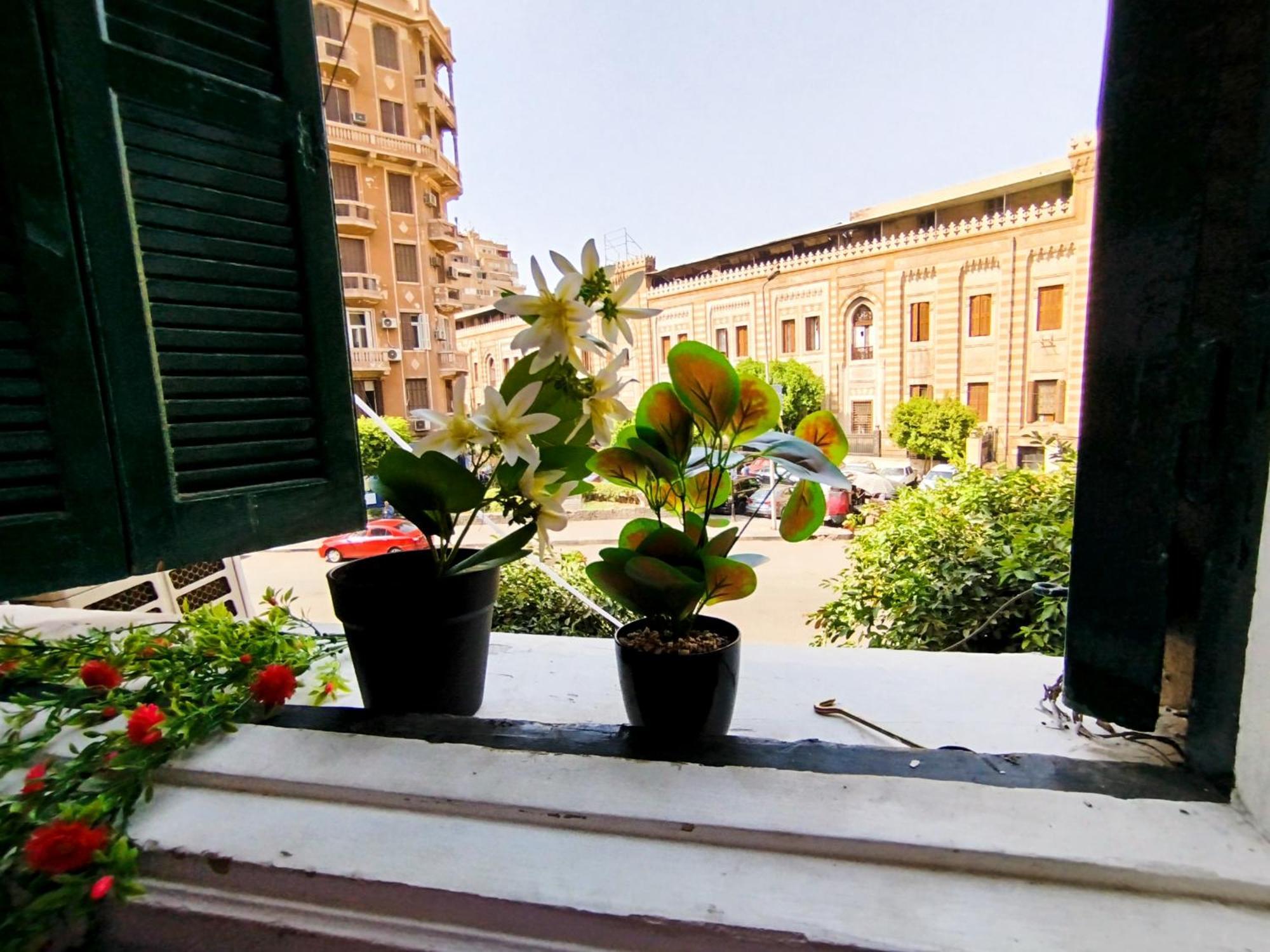 Royal In Apartment *